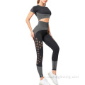 Sportkläder som kör activewear yogaset